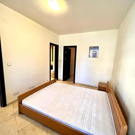 Eden Of Garden, Vlas Daire *
